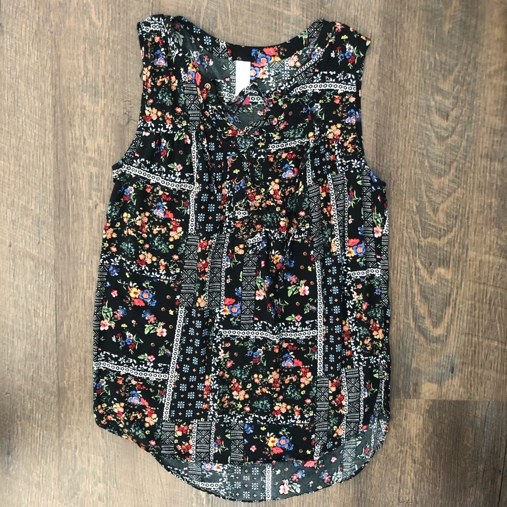 Black & Floral Sleeveless Tank - Women’s M
